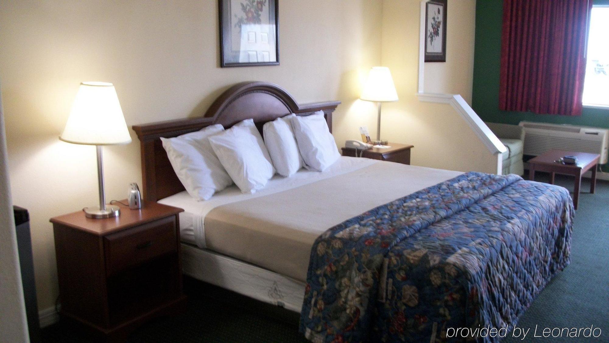 Americas Best Value Inn & Suites Waller/Prairie View Номер фото