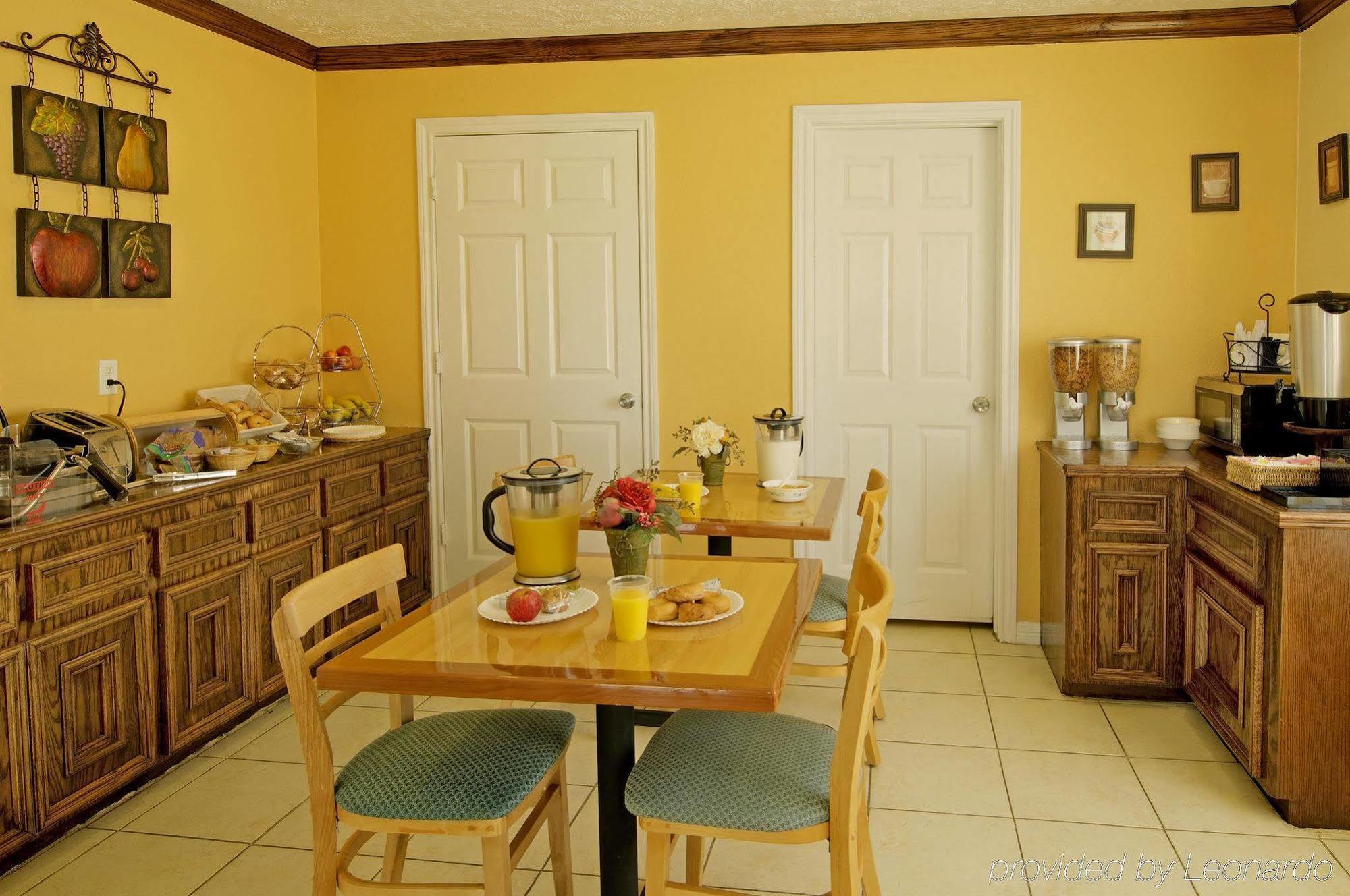 Americas Best Value Inn & Suites Waller/Prairie View Экстерьер фото