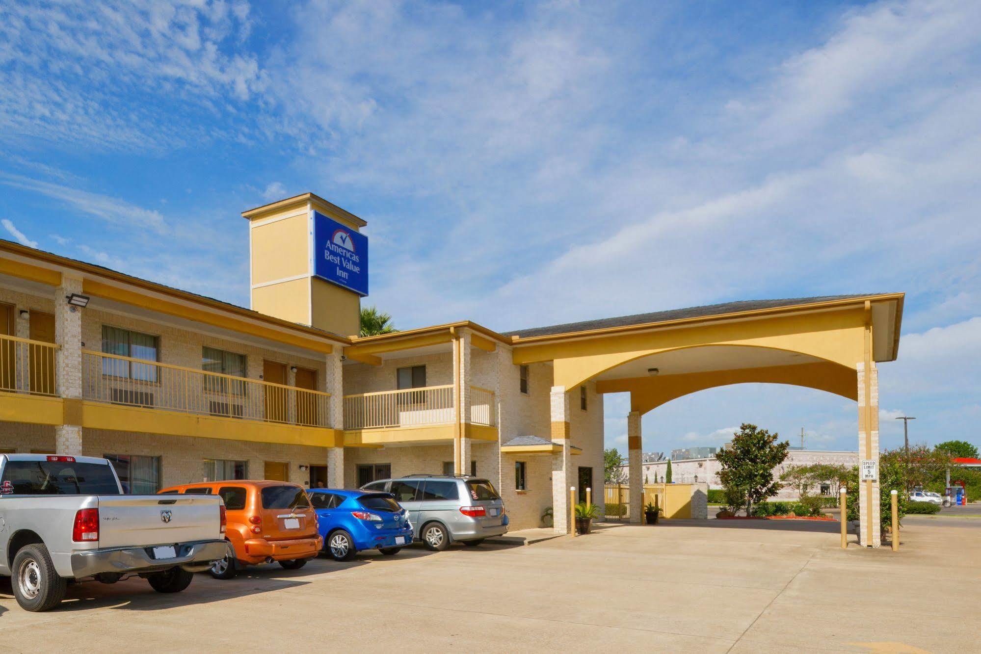 Americas Best Value Inn & Suites Waller/Prairie View Экстерьер фото