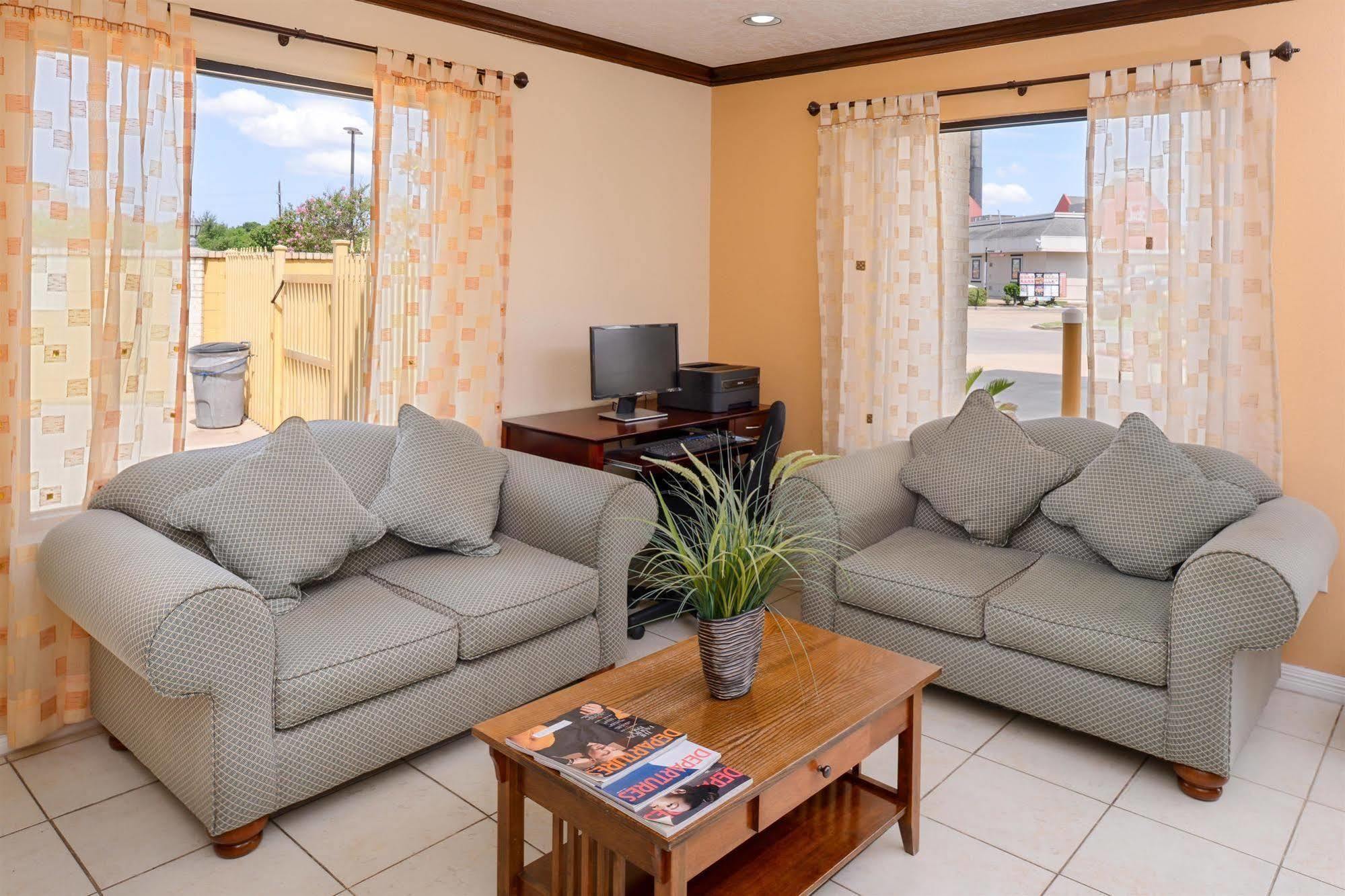 Americas Best Value Inn & Suites Waller/Prairie View Экстерьер фото