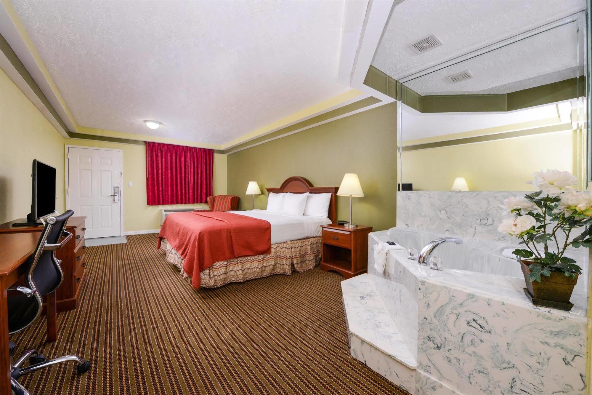 Americas Best Value Inn & Suites Waller/Prairie View Экстерьер фото