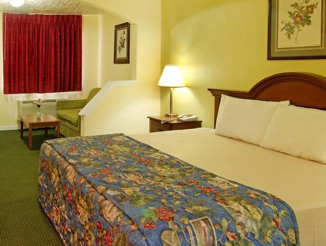 Americas Best Value Inn & Suites Waller/Prairie View Экстерьер фото