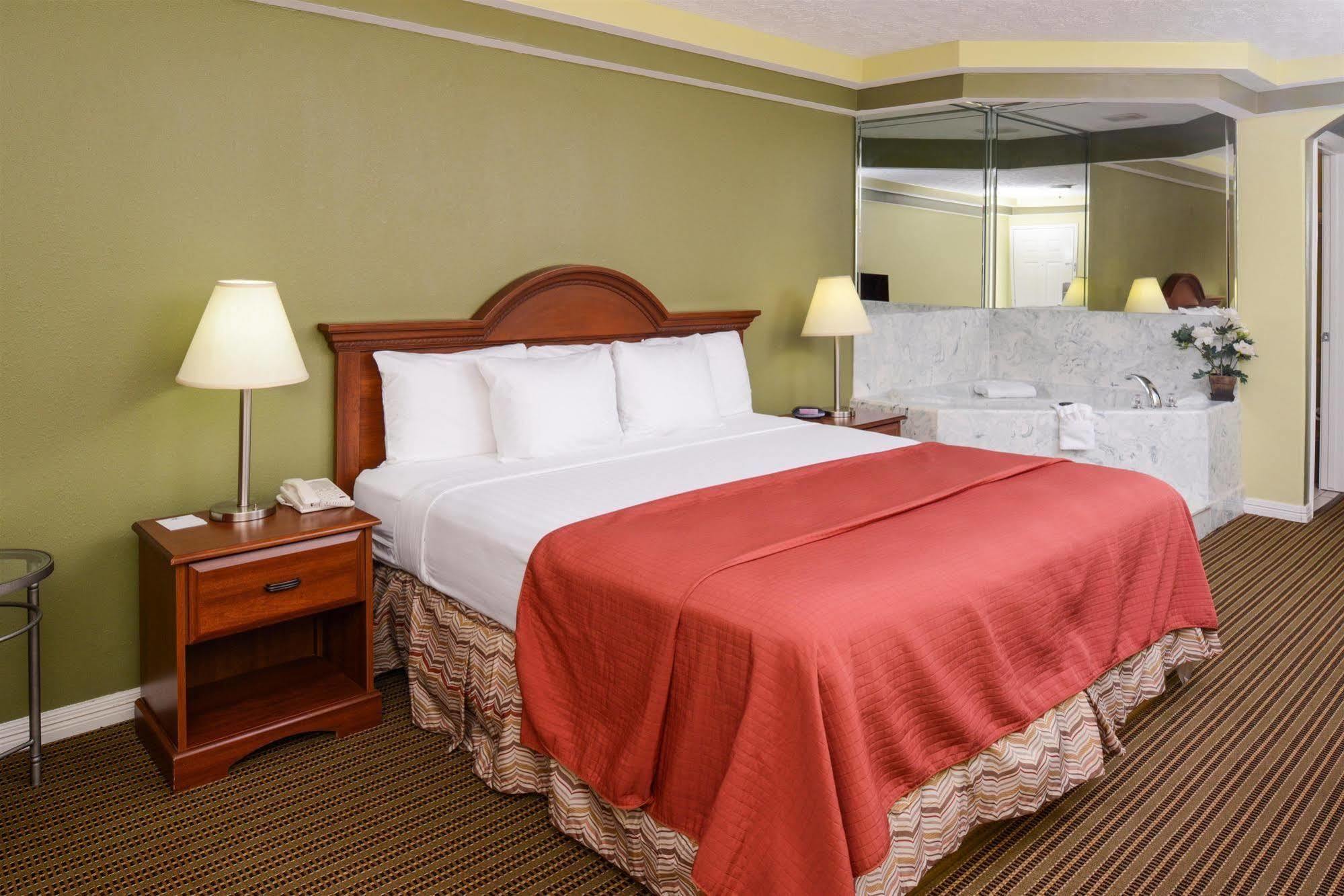 Americas Best Value Inn & Suites Waller/Prairie View Экстерьер фото
